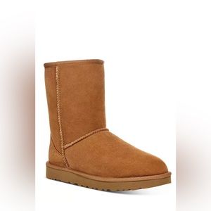 UGG Women’s Classic ll Short Boots